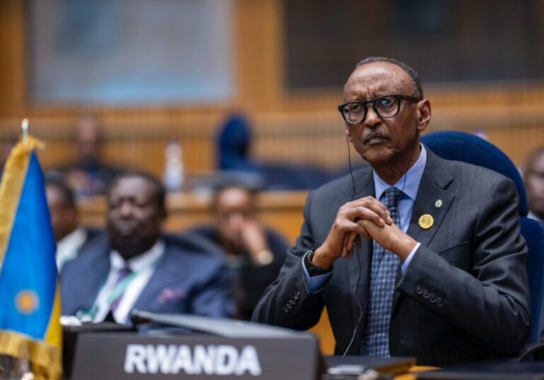 Perezida Kagame yakurugutuye abibeshya ko u Rwanda ruzabapfukamira